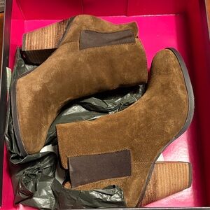 Vince Camuto Brown Suede Ankle Booties: VP-Hessa